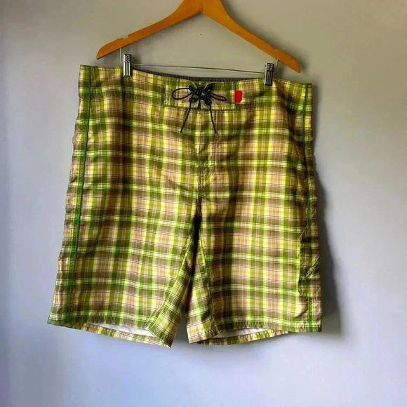 The North Face  swing Plaids Shorts Men's Size 40 - Picture 1 of 5